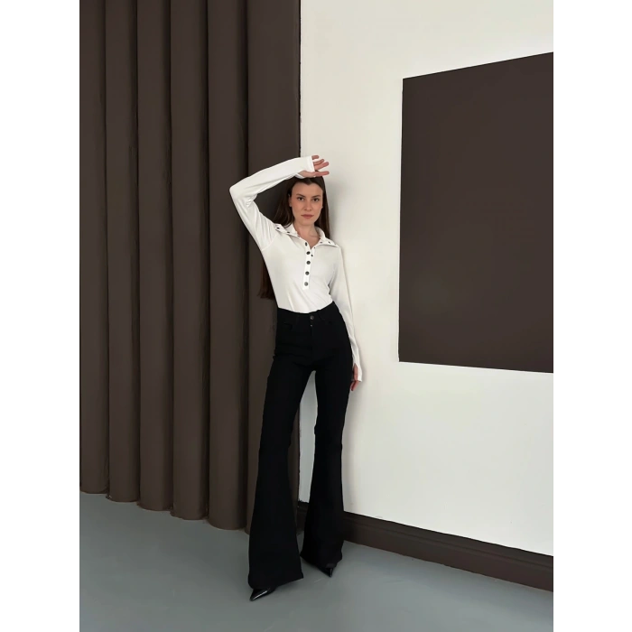 Düğme Detaylı Parmak Geçmeli Bluz Beyaz