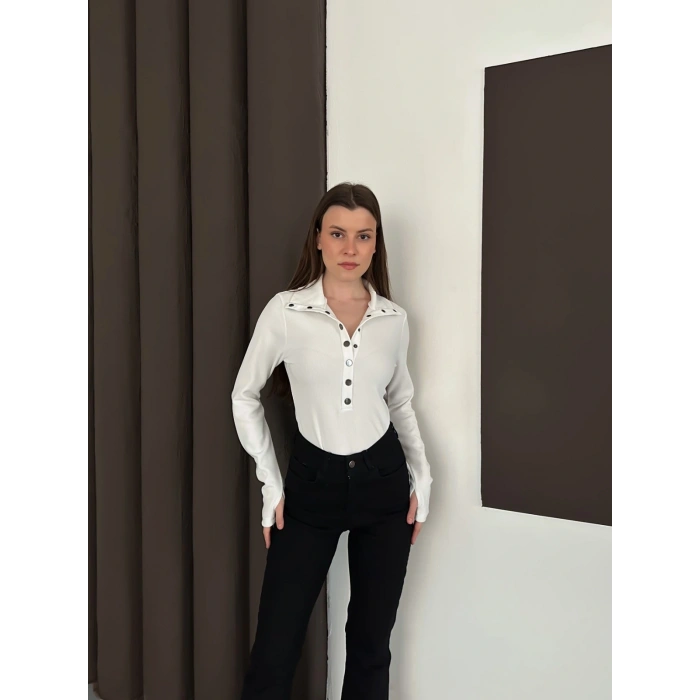 Düğme Detaylı Parmak Geçmeli Bluz Beyaz