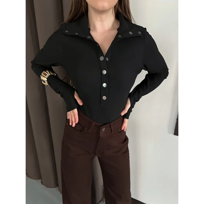 Düğme Detaylı Parmak Geçmeli Bluz Siyah