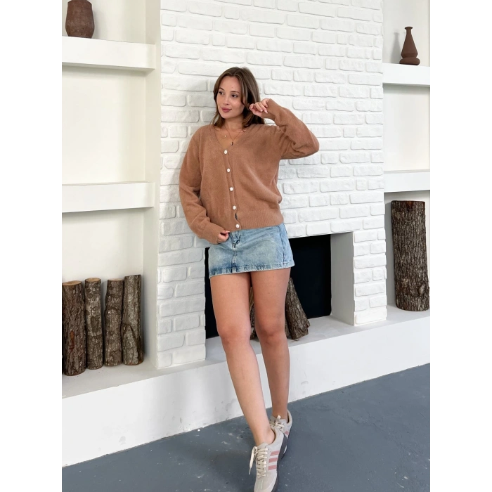 Düğme Detaylı Yumoş Hırka Kahve