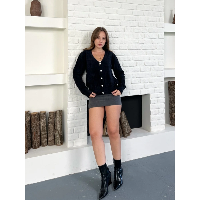 Düğme Detaylı Yumoş Hırka Siyah