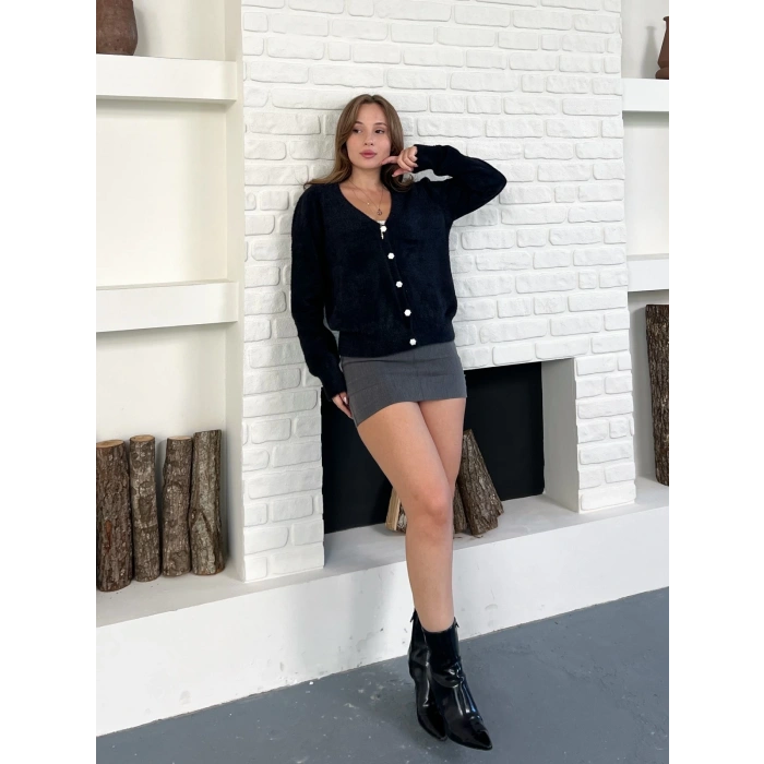 Düğme Detaylı Yumoş Hırka Siyah