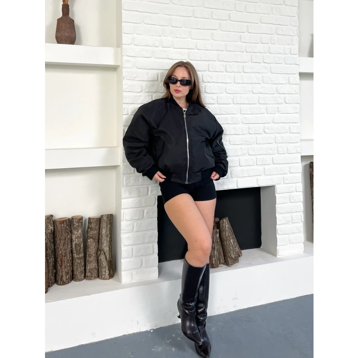 Fermuar Detaylı Bomber Ceket Siyah