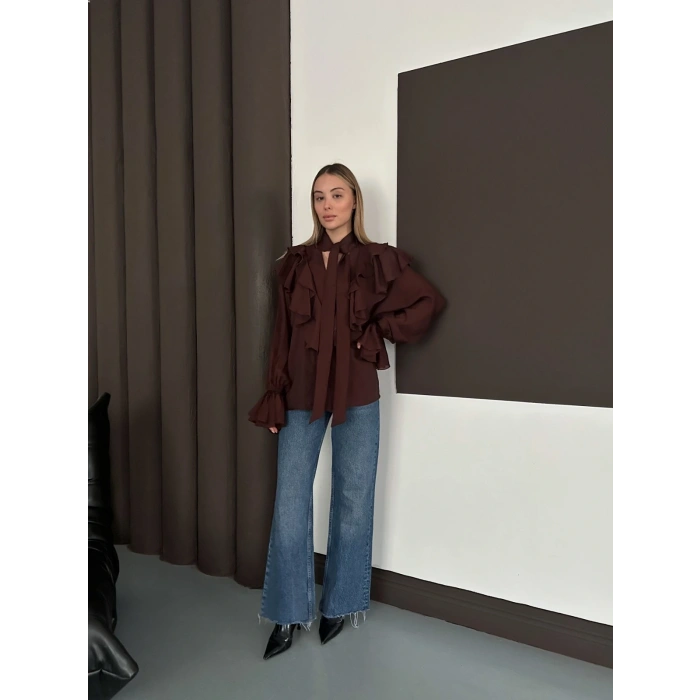 Fular Detaylı Fırfırlı Tasarım Gömlek Acı Kahve