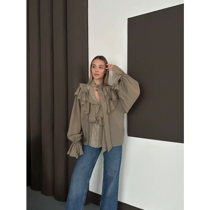 Fular Detaylı Fırfırlı Tasarım Gömlek Vizon