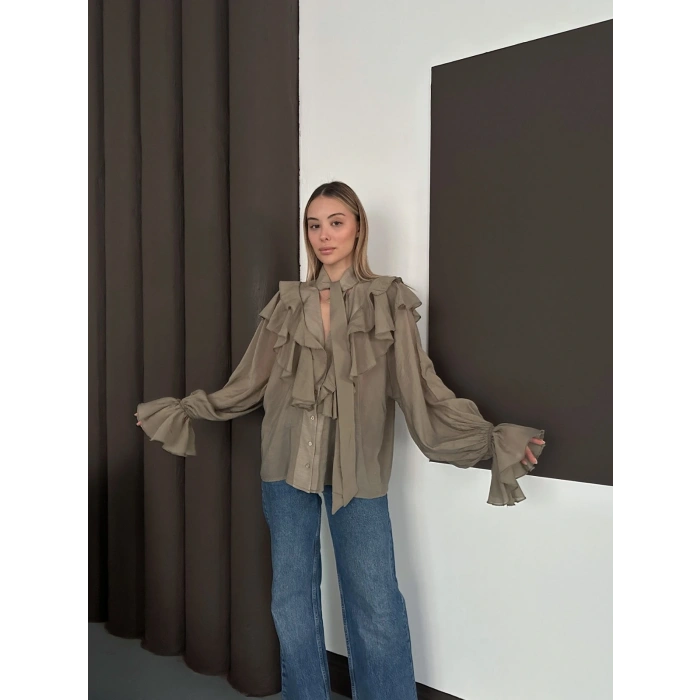 Fular Detaylı Fırfırlı Tasarım Gömlek Vizon