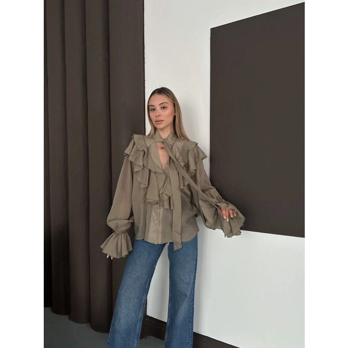 Fular Detaylı Fırfırlı Tasarım Gömlek Vizon