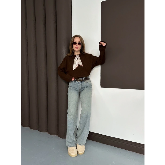 Fular Detaylı Triko Kazak Acı Kahve