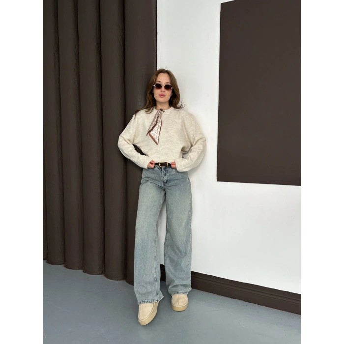 Fular Detaylı Triko Kazak Bej