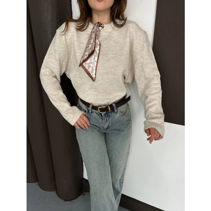 Fular Detaylı Triko Kazak Bej