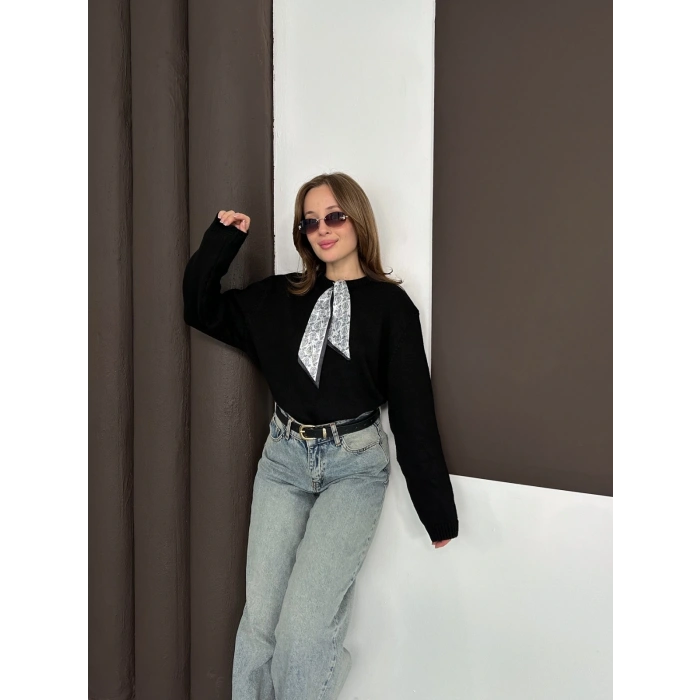 Fular Detaylı Triko Kazak Siyah