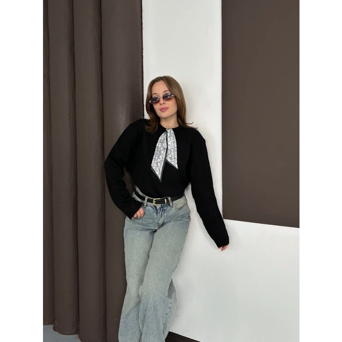 Fular Detaylı Triko Kazak Siyah
