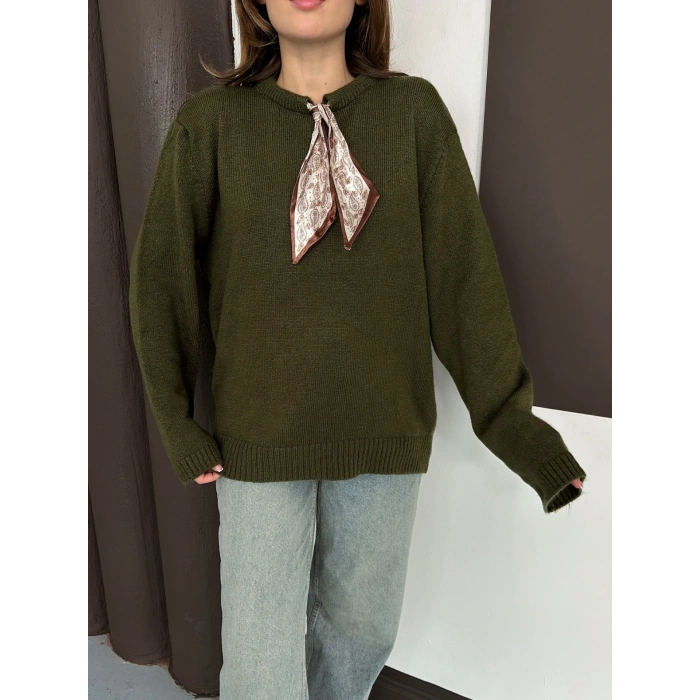 Fular Detaylı Triko Kazak Yeşil