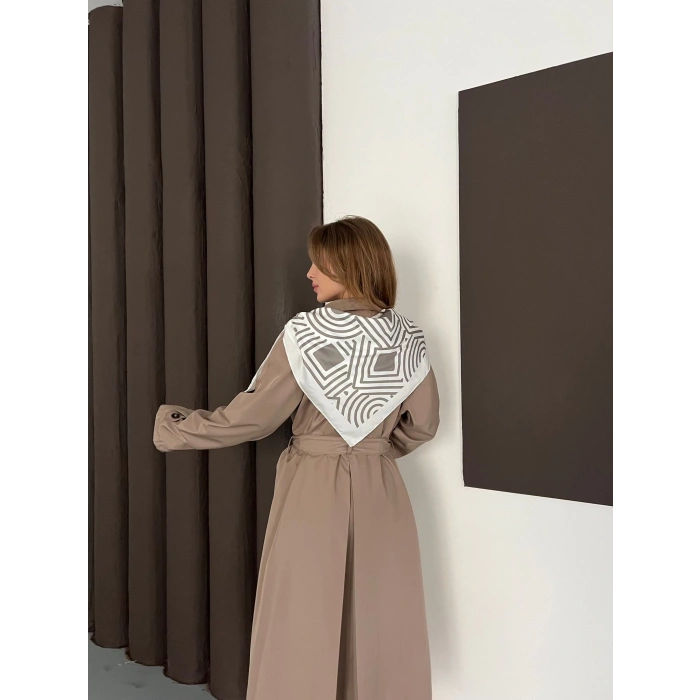 Fular Detaylı Uzun Trençkot Bej