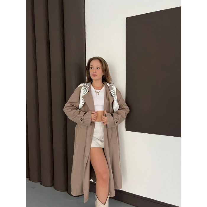 Fular Detaylı Uzun Trençkot Bej