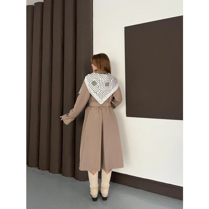 Fular Detaylı Uzun Trençkot Bej