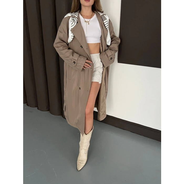 Fular Detaylı Uzun Trençkot Bej