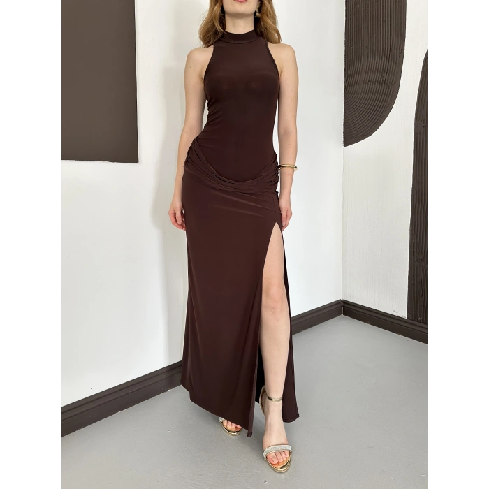 Halter Yaka Bel Detaylı Yırmaçlı Sandy Elbise Kahve