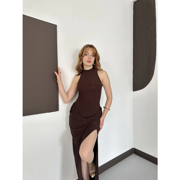 Halter Yaka Bel Detaylı Yırmaçlı Sandy Elbise Kahve