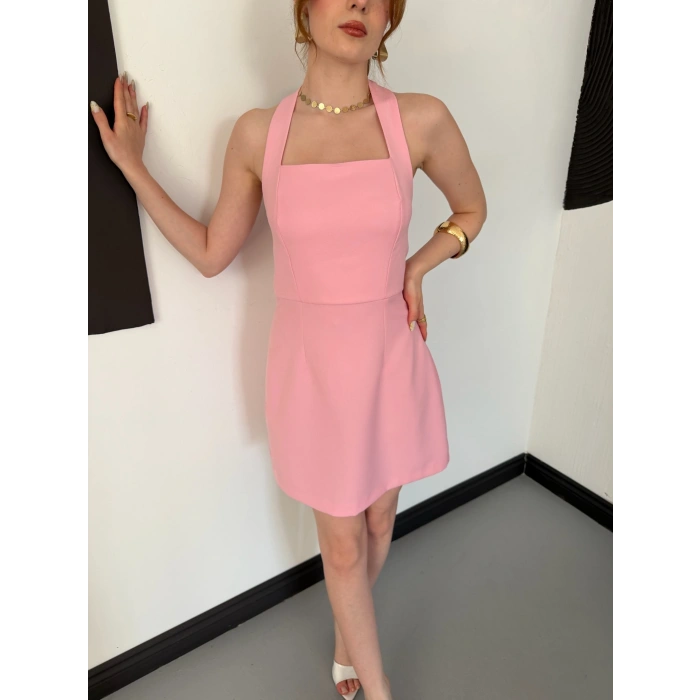 Kare Yaka Boyundan Bağlamalı Mini Çan Elbise Pembe