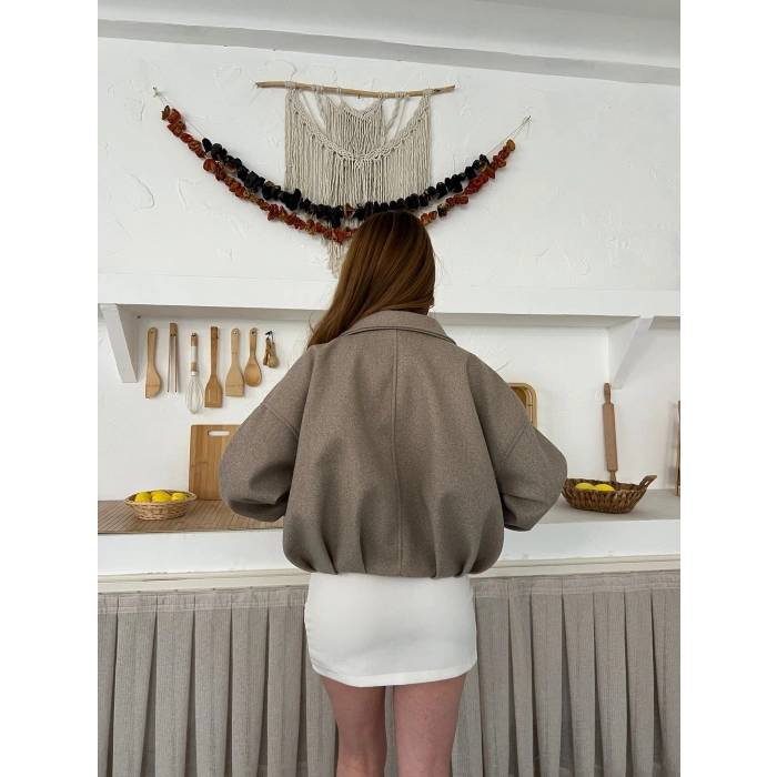 Kemer Detaylı Fermuarlı Kısa Kaşe Ceket Bej