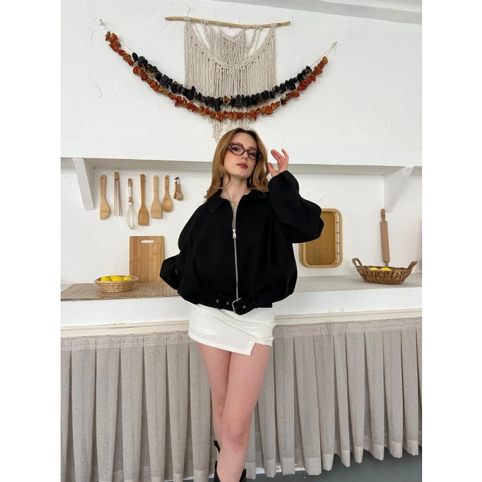 Kemer Detaylı Fermuarlı Kısa Kaşe Ceket Siyah