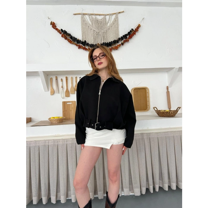 Kemer Detaylı Fermuarlı Kısa Kaşe Ceket Siyah