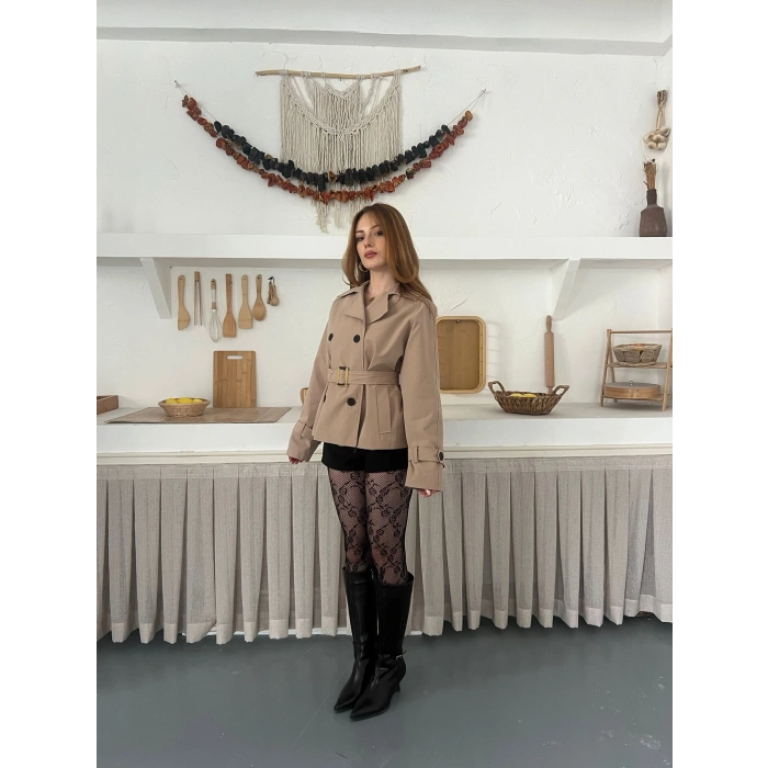 Kemer Detaylı İçi Astarlı Kısa Trenç Bej