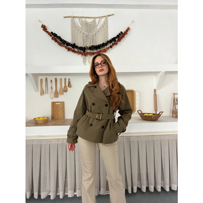 Kemer Detaylı İçi Astarlı Kısa Trenç Haki