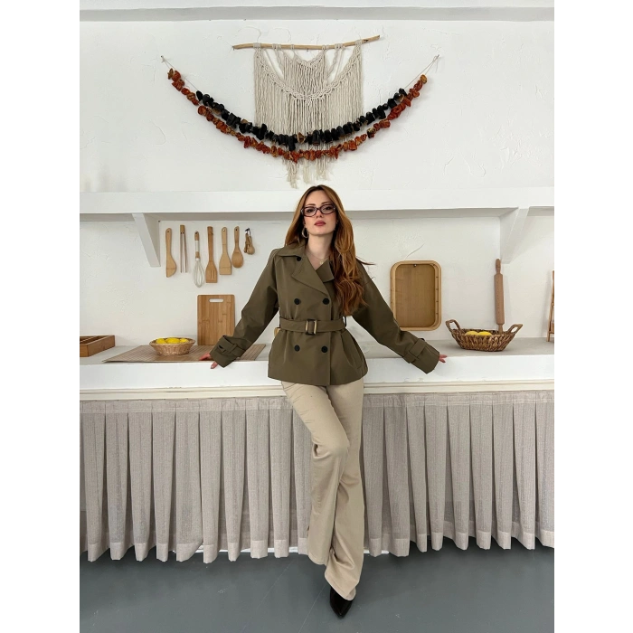 Kemer Detaylı İçi Astarlı Kısa Trenç Haki