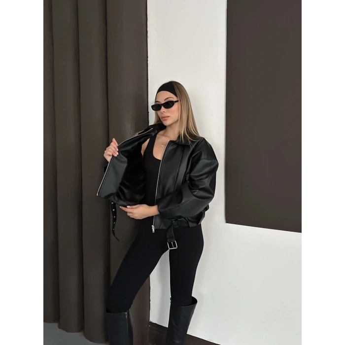 Kemer Detaylı İçi Peluşlu Deri Ceket Siyah