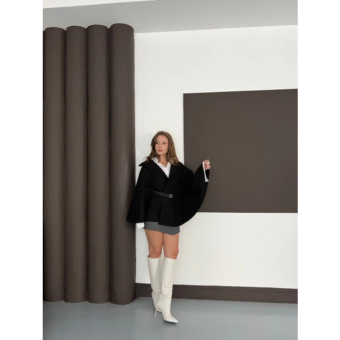 Kemer Detaylı Kaşe Panço Siyah