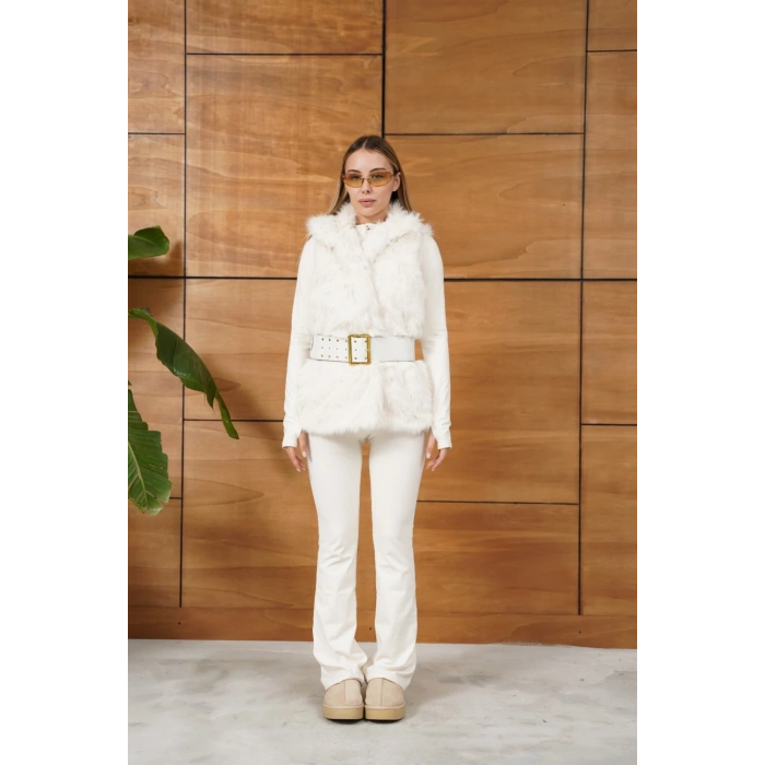 Kemer Detaylı Peluş Yelek Beyaz