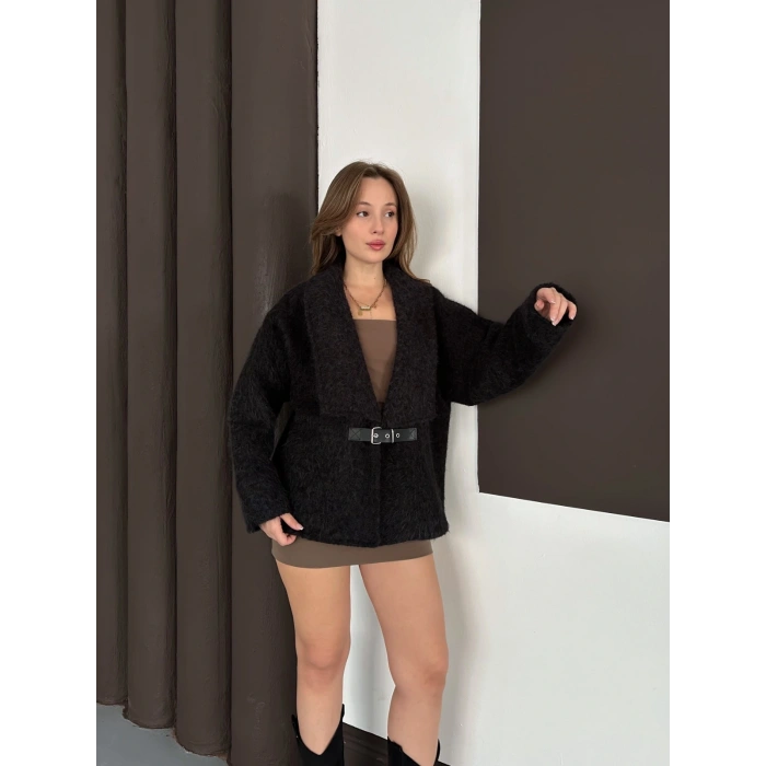 Kemer Detaylı Tüylü Ceket Siyah