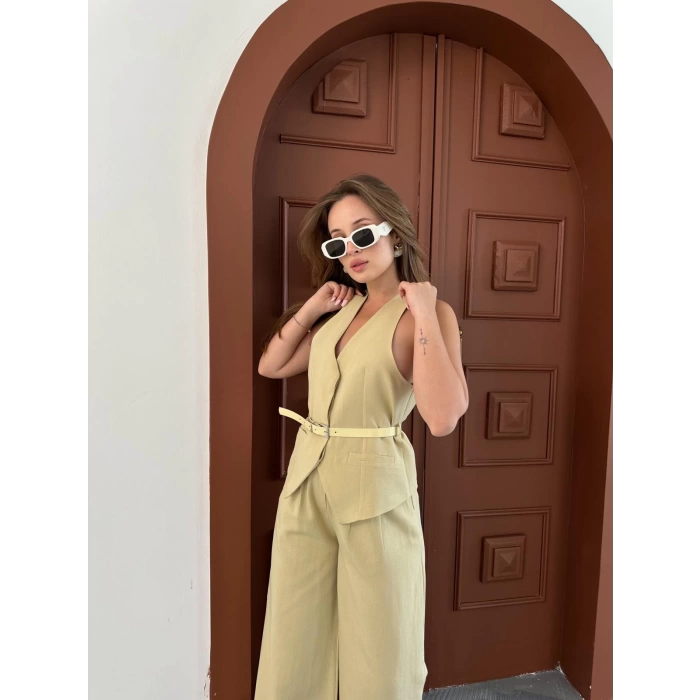 Kemer Detaylı Yelekli Takım Açık Kahve