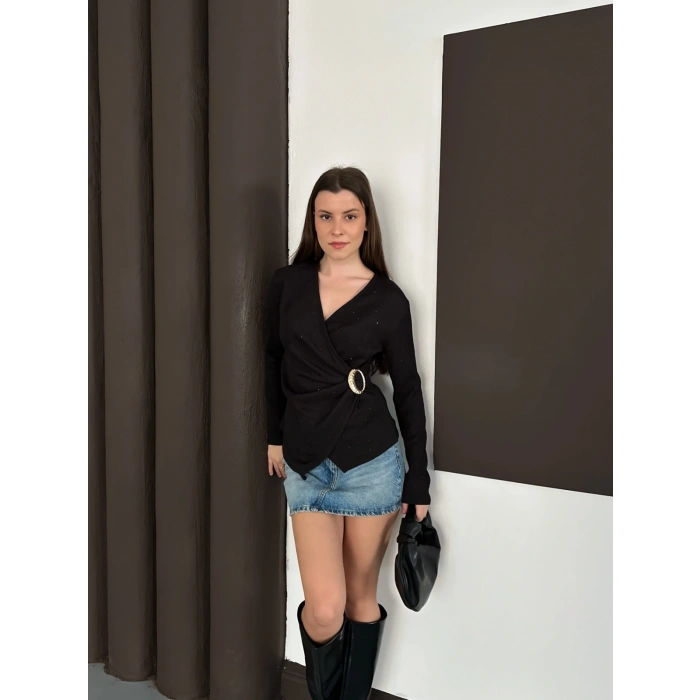 Kruvaze Yaka Aksesuar Detaylı Simli Bluz Siyah