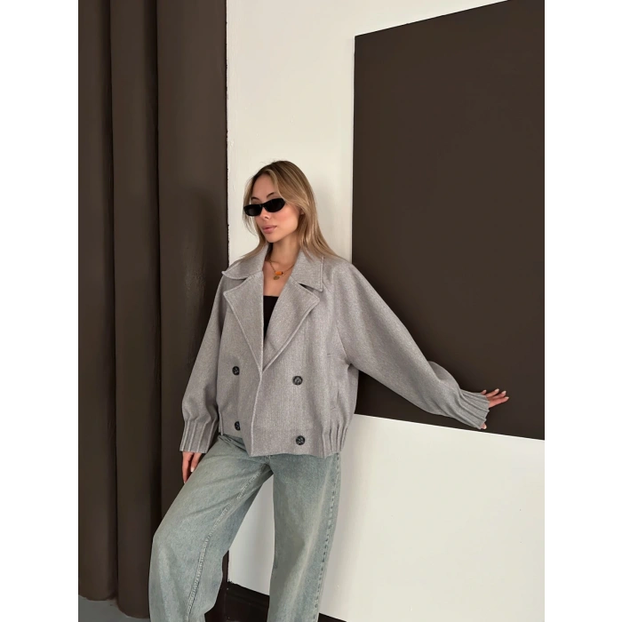 Kruvaze Yaka Kısa Büzgü Detaylı Kaşe Ceket Gri
