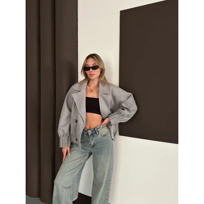 Kruvaze Yaka Kısa Büzgü Detaylı Kaşe Ceket Gri