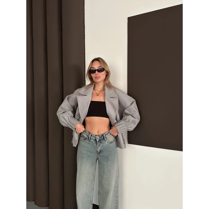 Kruvaze Yaka Kısa Büzgü Detaylı Kaşe Ceket Gri