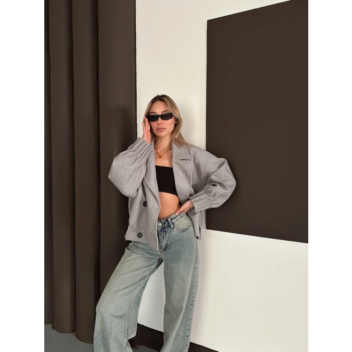 Kruvaze Yaka Kısa Büzgü Detaylı Kaşe Ceket Gri