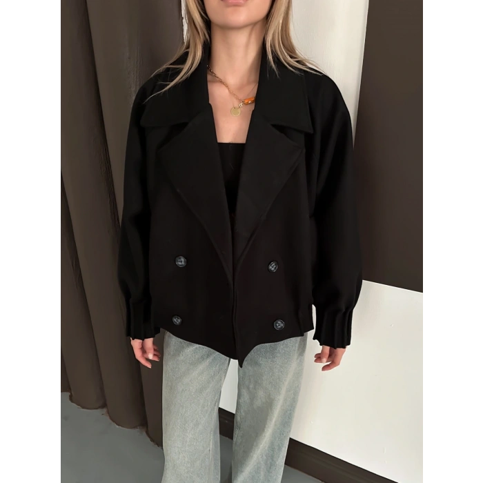 Kruvaze Yaka Kısa Büzgü Detaylı Kaşe Ceket Siyah