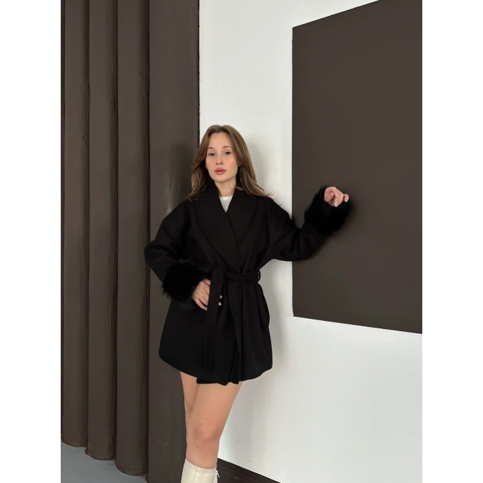 Kuşaklı Peluş Detay Kaşe Kaban Siyah