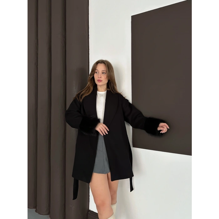 Kuşaklı Peluş Detay Kaşe Kaban Siyah