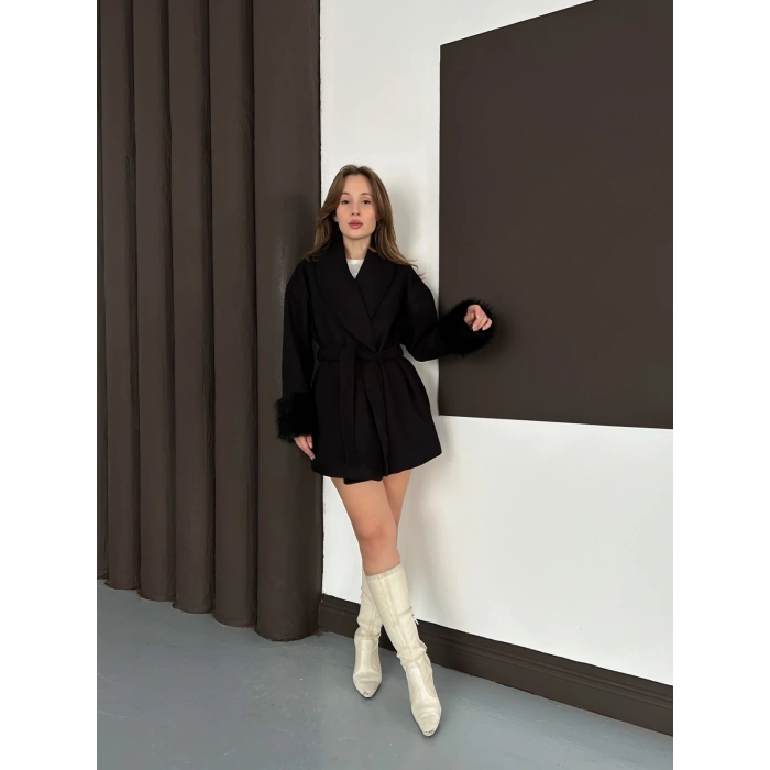 Kuşaklı Peluş Detay Kaşe Kaban Siyah