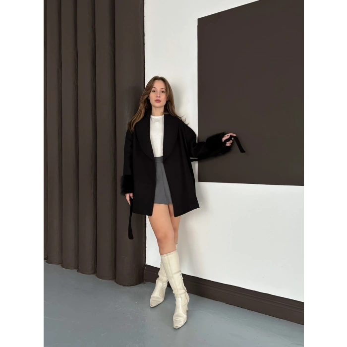 Kuşaklı Peluş Detay Kaşe Kaban Siyah