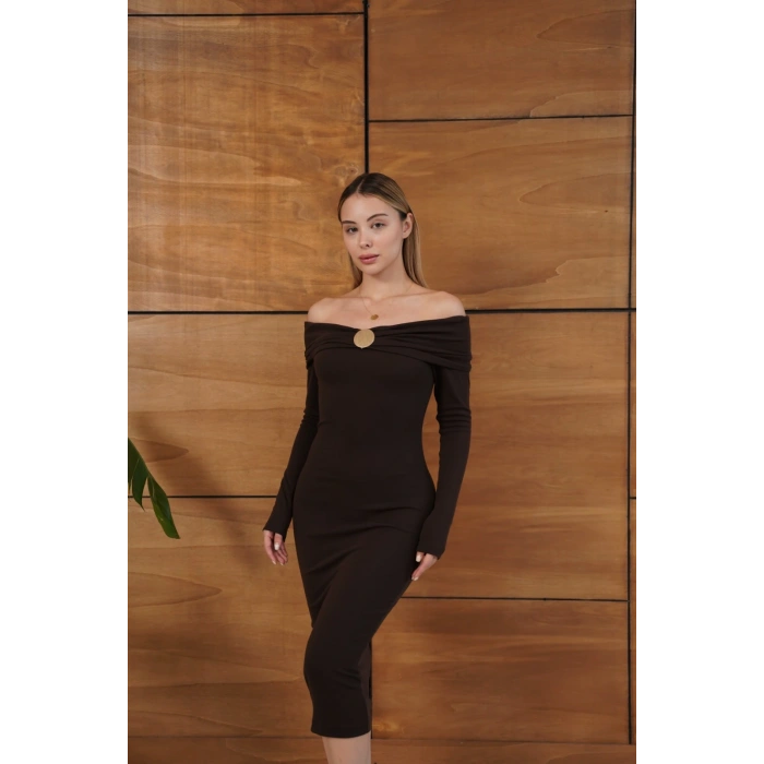 Madonna Yaka Aksesuar Detaylı Sandy Elbise Acı Kahve