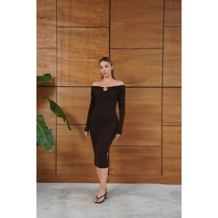 Madonna Yaka Aksesuar Detaylı Sandy Elbise Acı Kahve