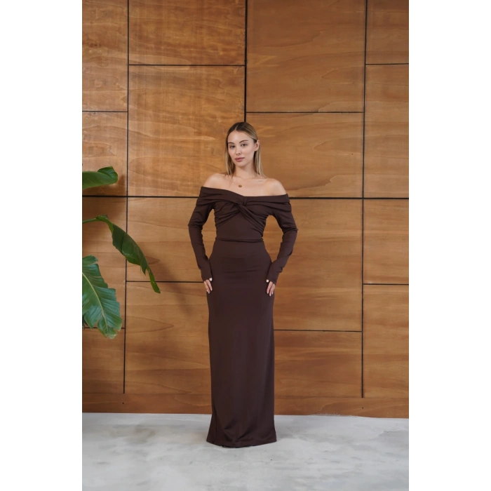 Madonna Yaka Büzgü Detaylı Uzun Elbise Kahve