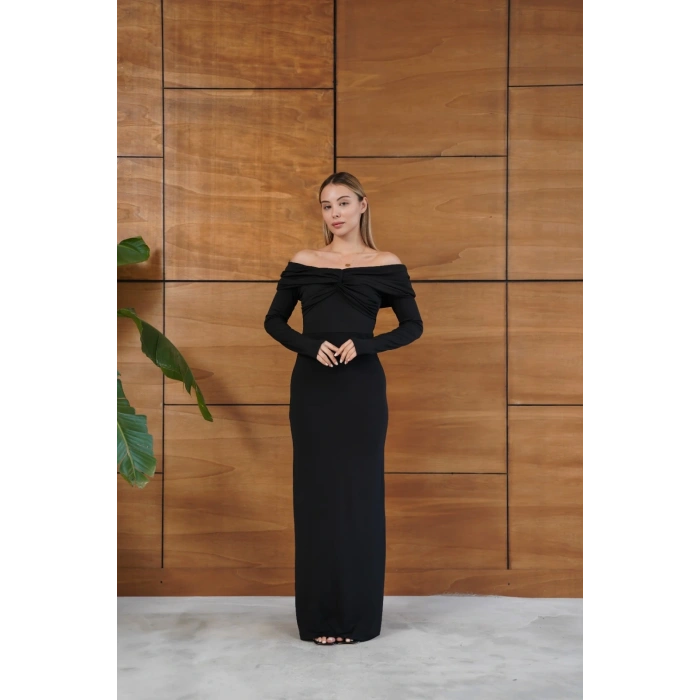 Madonna Yaka Büzgü Detaylı Uzun Elbise Siyah