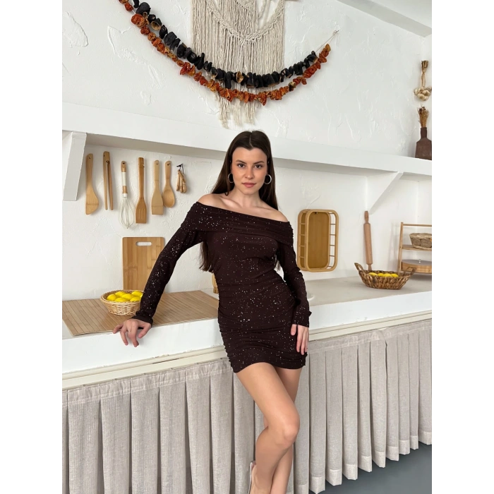 Madonna Yaka Simli Mini Elbise Kahve